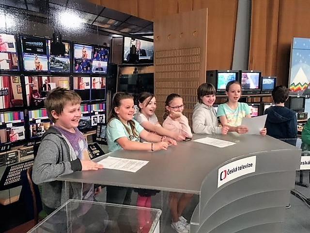 přesněji. Ve čtvrtek 12. dubna jsme navštívili Kavčí hory, sídlo České televize.