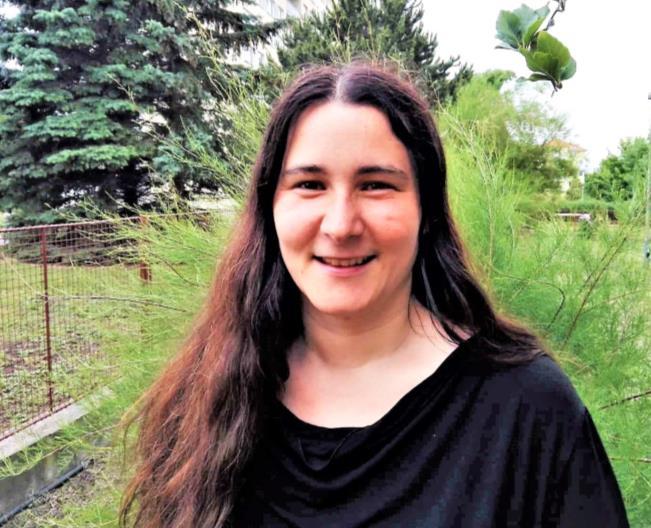 INTERVIEW Na naše otázky odpovídala paní učitelka Mgr. Daniela Holičová 1. Chtěla jste vždycky učit? Jaké bylo v dětství vaše vysněné povolání?