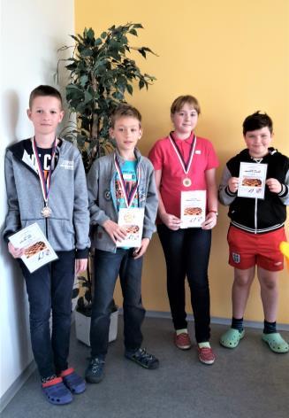 třída) se na předních příčkách umístili Jiří Stöhr, Jan Gouda, Jana Koďousková a Lukáš