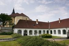 se své toho vernisážích se jiných zde a odborný se narodil je SCHUSTERA špitálu. výtvarníků.