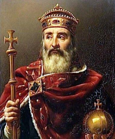 Karel Veliký Pipin získává podporu papeže francká koruna dědičným titulem Karlovců na Apeninském poloostrově vzniká papežský stát dnešní Vatikán Karel Veliký syn