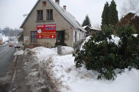 ZNALECKÝ POSUDEK O CENĚ OBVYKLÉ číslo 2769/10/17 NEMOVITÁ VĚC: Pozemek st.parc.č. 53 se stavbou č.p. 25 (rodinný dům) a poz.parc.č. 104/1 vše v k.ú.