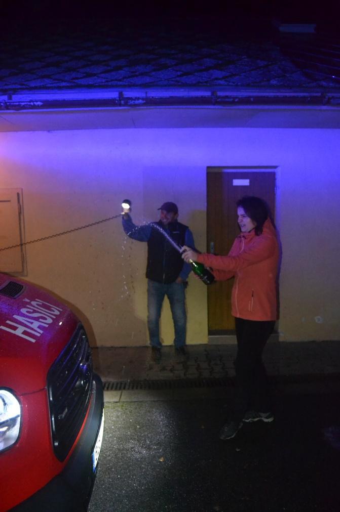 Její převzetí se konalo u hasičské zbrojnice v Borové.