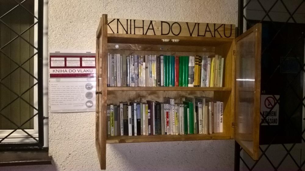 KNIHOVNA BOROVÁ Ohlédnutí za rokem 2017 Knihovna v roce 2017 pokračovala v zaběhnutém výpůjčním systému. V první polovině roku se o knihovnu starala B. Hegrová a paní Pospíšilová.