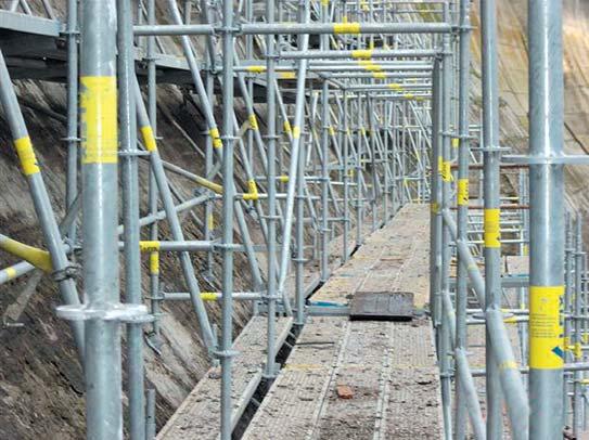 snadno stavitelný systém ALFIX MODUL je vhodný také pro stavbu podií a tribun, opravy mostů apod.