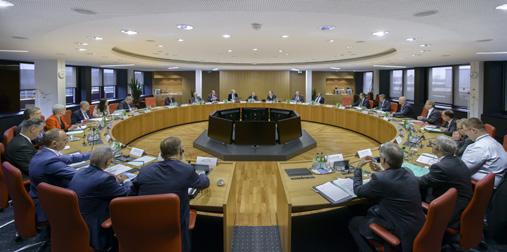 Celkové výsledky 08 Co jsme zjistili Účetní závěrka EU podává věrný a poctivý obraz Účetní závěrka EU za rok 2016 byla sestavena v souladu s mezinárodními účetními standardy pro veřejný sektor a ve