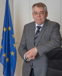 Předmluva předsedy 03 Letos uběhne 40 let od založení Evropského účetního dvora.