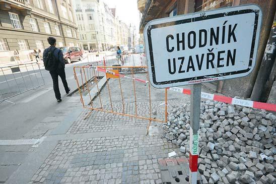 téma Více témat najdete www.nasepraha.cz www.nasepraha.cz Placení parkovného bez lístků aneb S čím Rychlý vývoj doby i technologií je pro nás v mnohém úlevou.