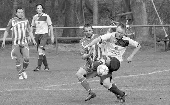 Hradčovice 4 0 9 33:43 12 10. Drslavice B 2 2 9 17:52 8 11. Uh. Ostroh B 2 1 10 16:54 7 12. Podolí 2 1 9 14:39 7 Po skončení soutěže budou Částkovu odečteny tři body STŘELCI 17 Miroš J. (Boršice u Bl.