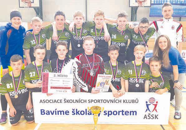 17 Jestliže v prvním zápase tahali od začátku za kratší konec domácí, v neděli to byli Hlučané. Za stavu 2:0 ještě sice v přesilovce zařídil po spolupráci s bratrem Martinem kontaktní gól P.