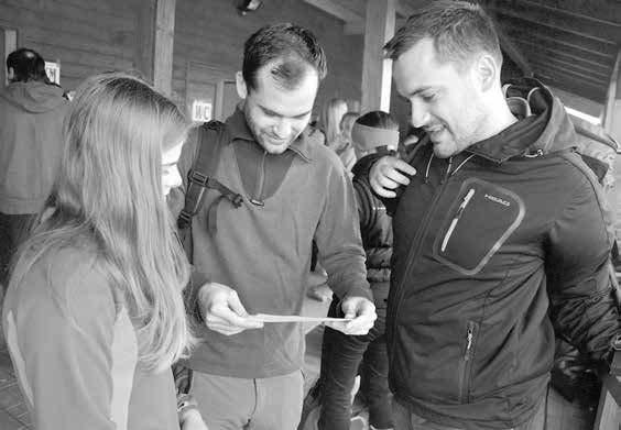 Běžně jich bývá asi tak třetina, ale dobré počasí asi lidi navnadilo i na tuto cestu, prozradil Jan Plesner, zástupce vedoucího Turistického