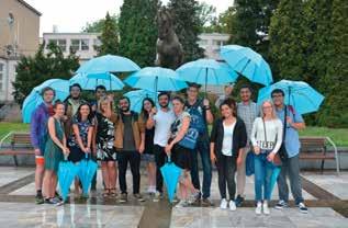 Závěrečné loučení umocňoval vydatný letní déšť SUMMER SCHOOL 2017 MVDr. Hana Běhalová proděkanka FVHE VFU doc. MVDr. Vladimíra Pištěková, Ph.D. Ocenění získali MVDr. Jiří Žák, Mgr. Jan Pospíšil, MVDr.