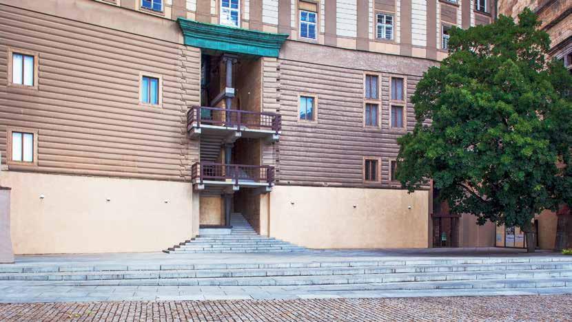 hrad.cz Otevřeno denně: duben říjen od 9 do 17 hodin, listopad březen od 9 do 16