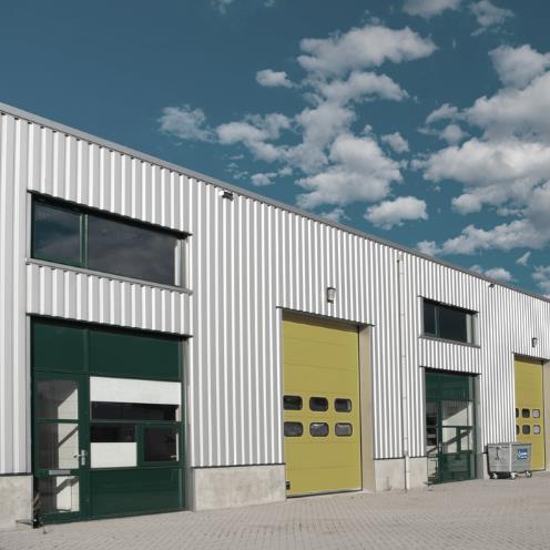 Industriální nemovitosti Tým pěti zkušených konzultantů v Oddělení industriálních nemovitostí (Industrial Agency), poskytuje: Poradenství