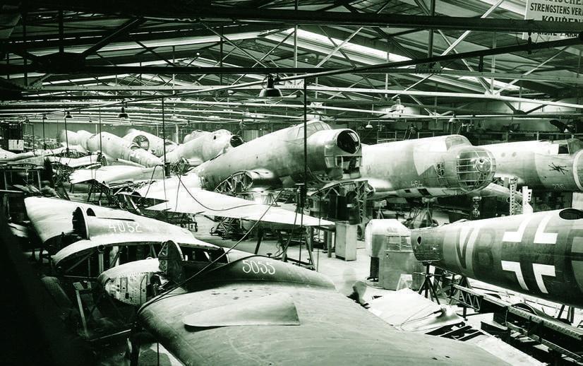 Ještě v březnu 1939 přiletěl do okupované republiky generální inspektor Luftwaffe generál Ernst Udet, aby se přesvědčil, jak by mohlo Říšské ministerstvo letectví (RLM) využít bývalé československé