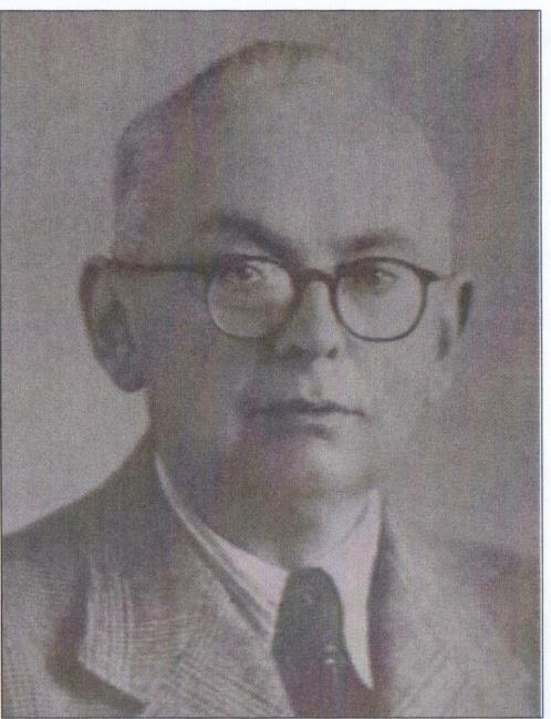 Dr. Ing. Jindřich Steinitz Narodil se 13. března 1895 v jihočeských Libějicích. Od svého mládí byl držitelem a cvičitelem mnoha loveckých psů, mezi nimiž převažovali němečtí krátkosrstí ohaři.