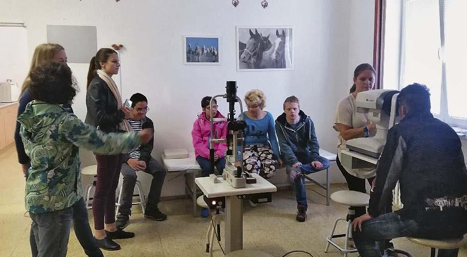 ZPRAVODAJSTVÍ Tímto děkujeme Oční optice paní Cihlářové za velmi poutavou exkurzi v jejich pracovišti. Bc. Klára Chvalkovská ptactva (1. 4.), kdy se zaposloucháme do ptačího zpěvu.