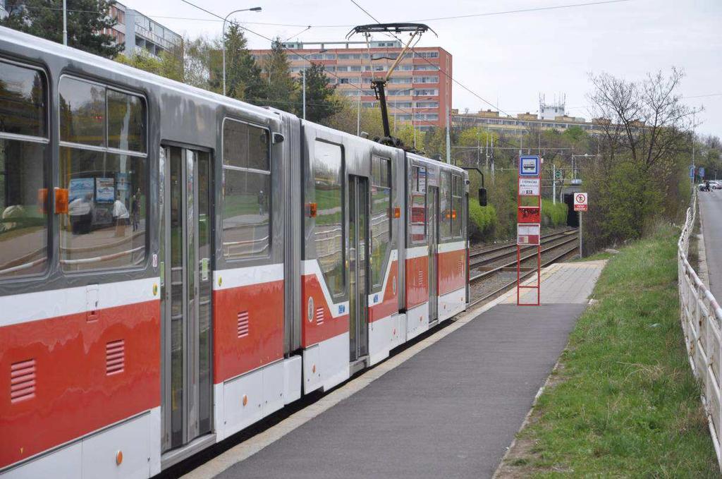 Obrázek 9 Zastávka Třebenická směr z centra, kde byl zkrácen