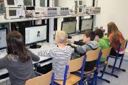 Na třetím zkoušeli, co všechno robot dokáže,
