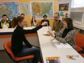 Keep Calm and Speak English, 25.1.2017 Ve středu 25. ledna 2017 v 8 hodin se v učebně anglického jazyka sešli studenti 2. a 3. ročníku, aby porovnali své dovednosti konverzovat v anglickém jazyce.