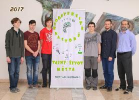 Tajný život města Projekt s krásným názvem Tajný život města připravuje databázi rostlin, keřů a stromů. Tato databáze je dostupná pro aplikaci Pl@ntNet.