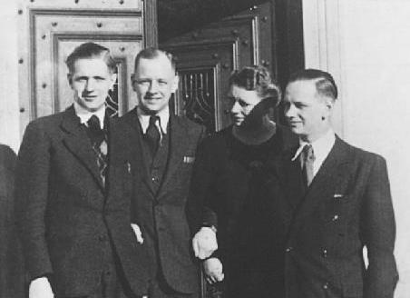 Heinrich Friedrich Rachmann (1919-1945) - syn Wilhelma (druhý zleva), bratr Alberta - po smrti otce vedoucím podniku Werk II - člen NSDAP a loajální