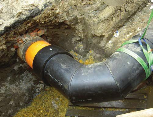Postup prací při sanaci Spojování úseků Propojení sanovaných úseků se provádí pomocí standardního PE potrubí.