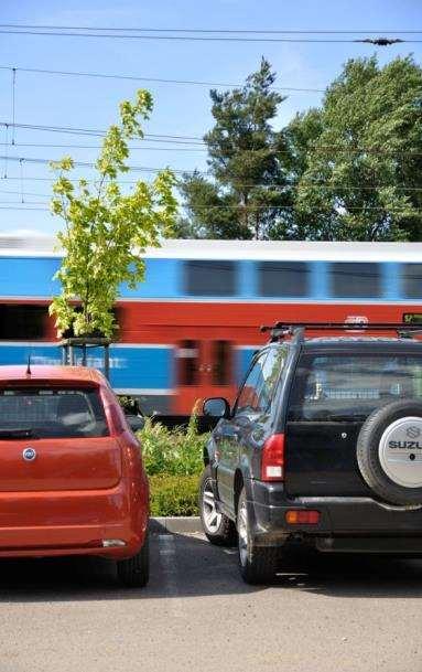 odlehčení přetížených úseků metra a tramvají v centru Prahy (nabídka alternativních spojení); rozvoj lehké železnice (příměstské tramvaje) mezistupeň mezi autobusem a železnicí; zajištění rychlé