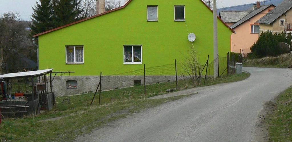 jesenickou krajinu netypické barvy obou střech Ukázky