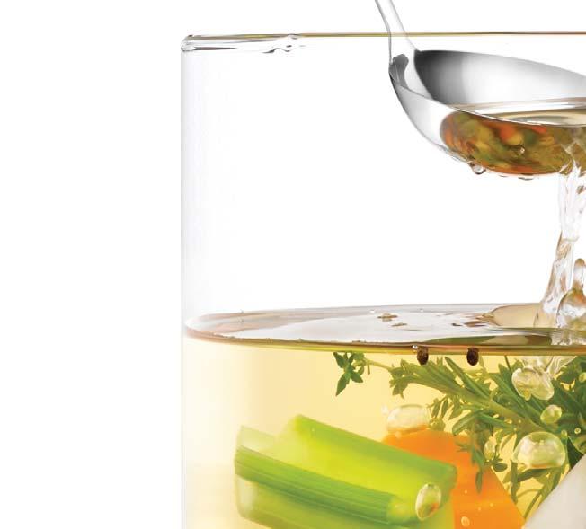 celého černého pepře 1 bobkový list 2 snítky čerstvého tymiánu 6 snítek plocholisté petržele 2,5 l studené vody Kuřecí vývar Doba přípravy: 5 minut PROGRAM PRESSURE COOK (TLAKOVÝ HRNEC): 80 kpa / 60