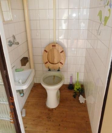 Koupelna s vanou, dvěma