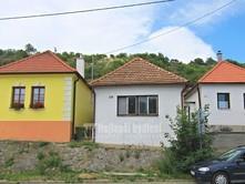 Dům je v původním stavu, vhodný k demolici nebo k velmi rozsáhlé