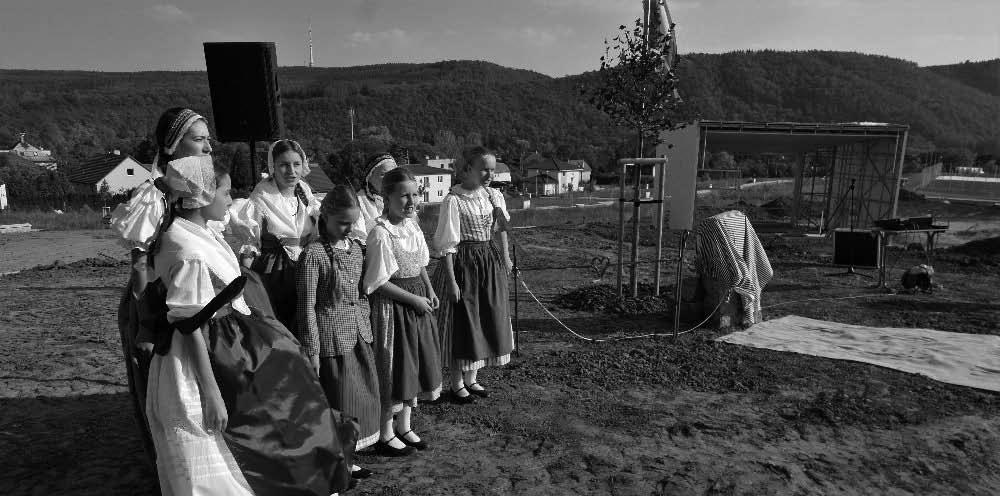 pěveckého sboru Tutte Le Note s písní Ach synku, synku a Českou státní hymnou, kterou jsme doplnili 2. slokou písně Františka Škroupa, Kde domov můj.