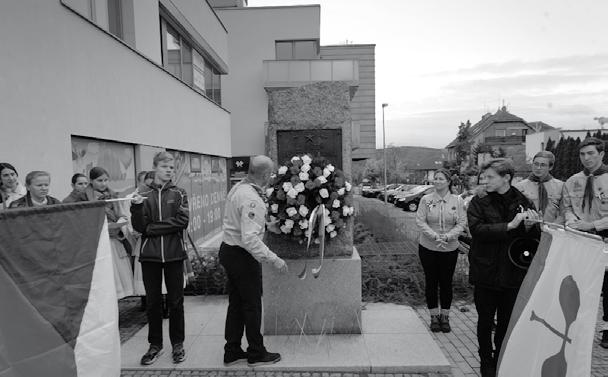 Za Na Nohou Bára Perglová a Marek Jeřicha -- V úvodu zazpívala děvčata z folklorního souboru Pramínek.