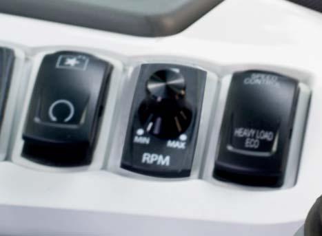 8 9 MOTOR & HNACÍ SOUSTAVA Motor & hnací soustava Vyšší výkon, nižší spotřeba Řada Turbofarmer Compact je vybavena dvěma rozdílnými motory: Tier 4 Final 3,6 l 85 kw/115k při 2300 rpm a Tier 4 Final