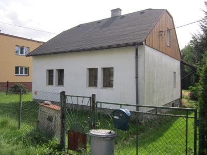 J. Zrzavého 8, 796 04 Prostějov stránka č. 6 4.1. POPIS NEMOVITOSTÍ 4. NÁLEZ Předmětem ocenění jsou: - Pozemek p.č. 3347 zastavěná plocha a nádvoří, jehož součástí je stavba RD č.p. 802 - Pozemek p.č. 3348 zahrada - Pozemek p.