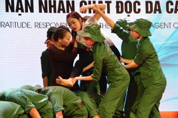Pokračovat bude naše spolupráce s Vietnamem, včetně veřejné sbírky pro projekt Pomoc postiženým dioxiny ve Vietnamu. Její výtěžek bude použit na podporu postižených rodin v provincii Thua Thien Hue.