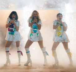 FOTO: RADKA HOLEŠTOVÁ str. 35-36 str. 18-21 Filmový MUZIKÁL MAMMA MIA: HERE WE GO AGAIN! je hlavním tahákem letošního léta.