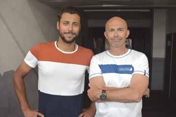 Ondřej Pavelec. Na fotografii se starostou města Petrem holečkem.
