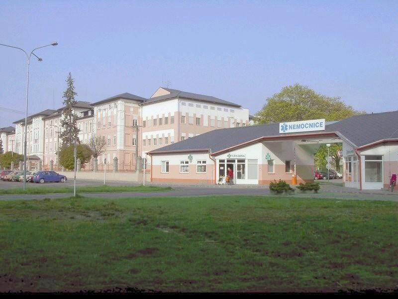 Nemocnice Krnov Areál krnovské nemocnice je tvořen 15 budovami, z toho 4 objekty jsou ve vlastnictví