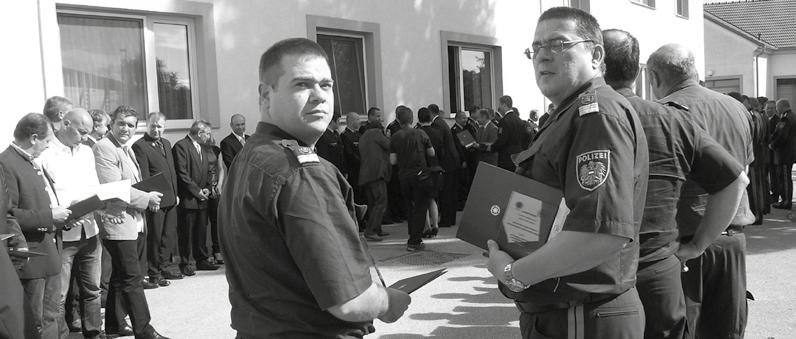 27 ZESÍLENÍ SPOLUPRÁCE BEZPEČNOSTNÍCH ORGÁNŮ ČESKO-RAKOUSKÉHO PŘÍHRANIČÍ ŽADATEL Krajské ředitelství policie Jihomoravského kraje PARTNER Spolkové ministerstvo vnitra Rakouské republiky DOBA