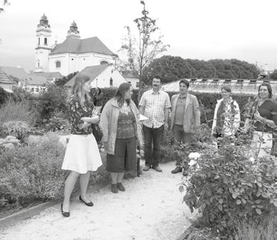 43 ZAHRADNÍ TURISTIKA NA ČESKO-RAKOUSKÉM POMEZÍ ŽADATEL Bylinková zahrada Tiree Chmelar ve Valticích, z.s. PARTNER NÖ Landesgartenschau Planungs- und Errichtungs GmbH DOBA REALIZACE 1. 5. 2014 1. 9.