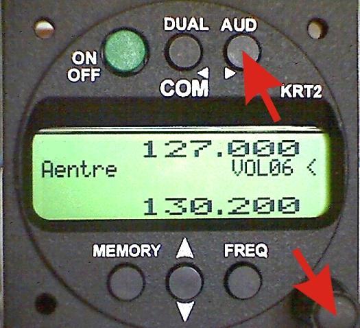 3.4. AUD Audio Menu Jakékoliv nastavování v Audio Menu vyžaduje zobrazení symbolu (<) na konci Audio menu řádku (viz obrázek).