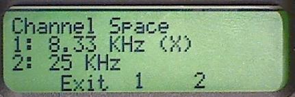 3.8.2. Channel Spacing, kanálový odskok V SET UP Menu stiskem tlačítka MEMORY. MEMORY FREQ Zvolíte požadovaný kanálový odskok. Aktuální je označen (X) 4.