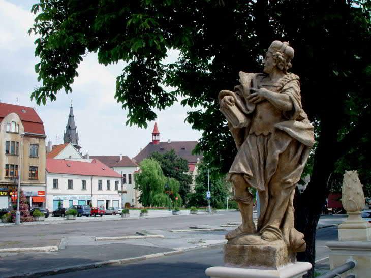 Ve fázi příprav je rekonstrukce parku u okresního soudu, kde byla podána žádost o dotaci INTEREG.