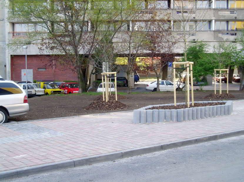 nenajdeme, okolí paneláků je již