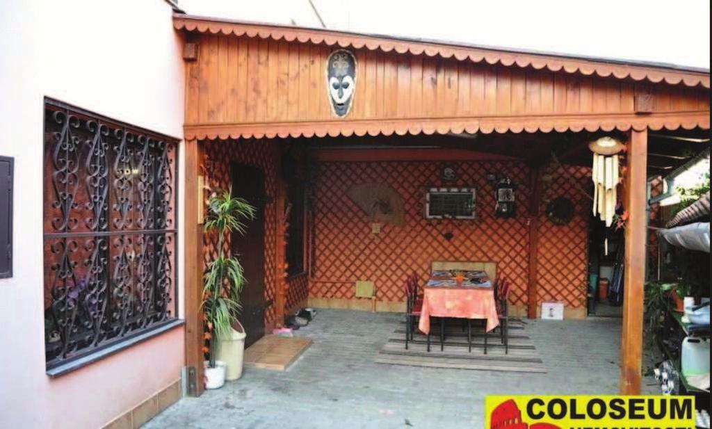 3) Rodinný d m Nabídková cena: 800 000,- K Lokalita: St elice Popis: adový vnit ní, nepodsklepený rodinný d m s dispozicí 3+1.