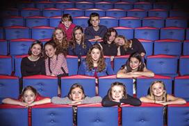 Všichni finalisté si proto prošli intenzivní přípravou a kurzem společnos Bon Art Music a Moonlight Produc on.