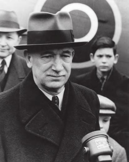 do ČSR (v pozadí Miroslav Smutný, mladší syn J. Smutného), 11. 3. 1945 (AÚTGM, fond J. Smutný, foto, k.