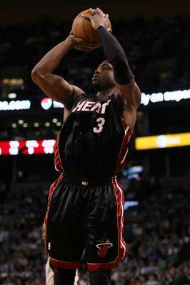 Obr. 2: Střelba z výskoku Zdroj: (http://bleacherreport.com/articles/430299-his-airness-how-michael-jordanstacks-up-against-todays-nba-stars/page/2) V přípravné fázi se zapojují flexory ramen o m.